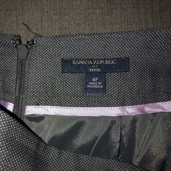 pencil skirt from banana republic - Picture 3 of 4